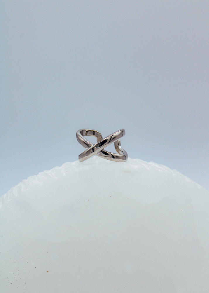 CROSS SILVER EAR CUFF